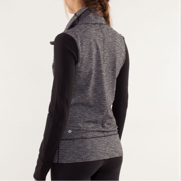 Lululemon Daily Yoga Jacket Coco Pique Black/Black Size 6 - Picture 2 of 5